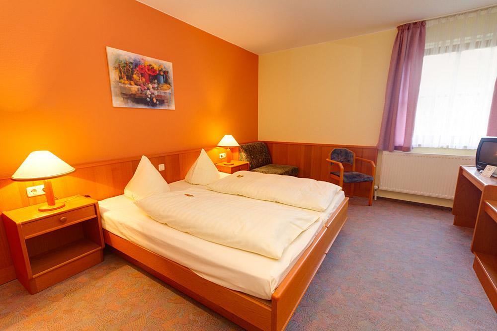 Hotel Tilman Munnerstadt Экстерьер фото