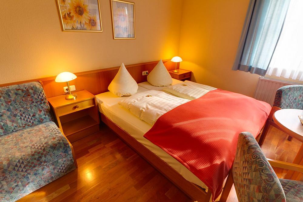 Hotel Tilman Munnerstadt Экстерьер фото