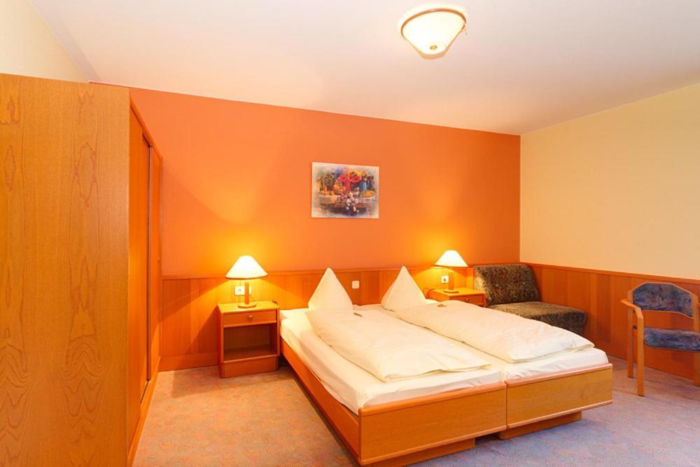 Hotel Tilman Munnerstadt Экстерьер фото