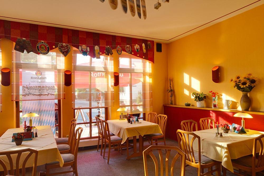 Hotel Tilman Munnerstadt Экстерьер фото