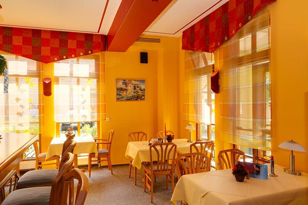 Hotel Tilman Munnerstadt Экстерьер фото